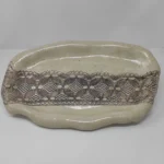 Bandeja irregular beig con incisión - Imagen 2